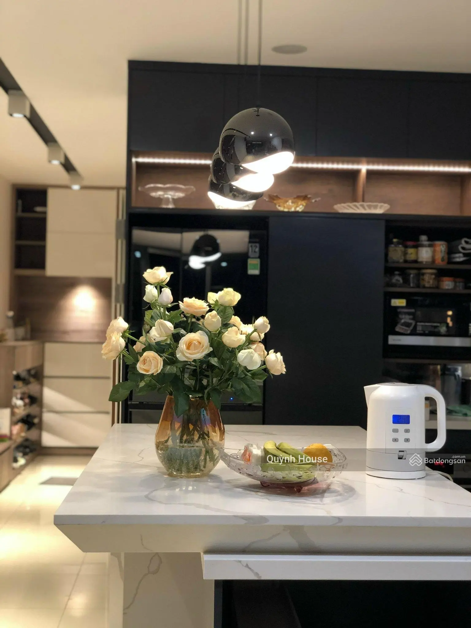 Tin trực tiếp chính chủ - 4phòng ngủ - DT 213m2 - Trực diện sông đầu hồi - Lầu 26