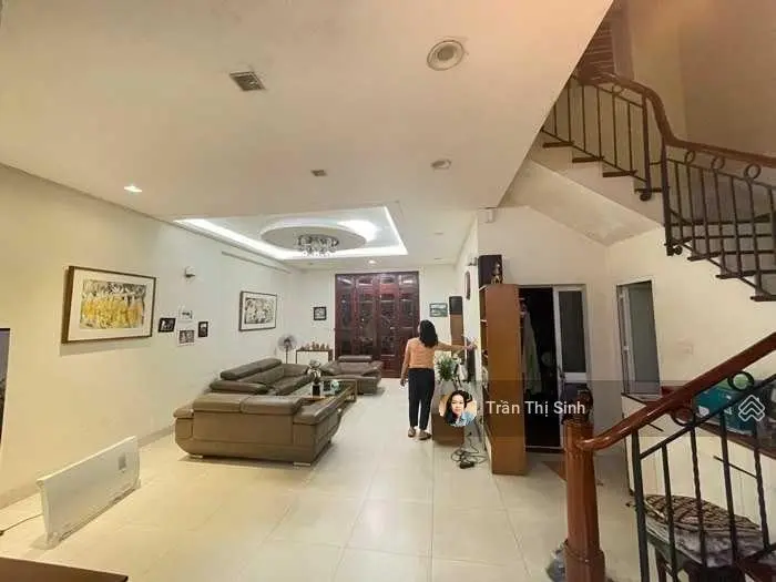 Chính chủ bán nhà sân vườn kiến trúc Pháp phường Việt Hưng, Vũ Đức Thận DT 130m2 chỉ 13.85 tỷ