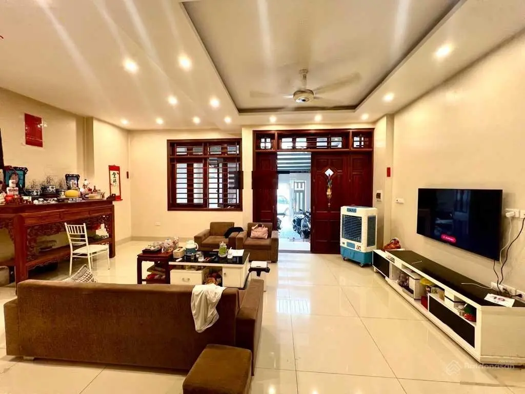 Bán nhà vườn phố Thạch Bàn 150m2x3 tầng - MT Rộng, ngõ ô tô tránh - giá tốt - LH 0967 066 ***