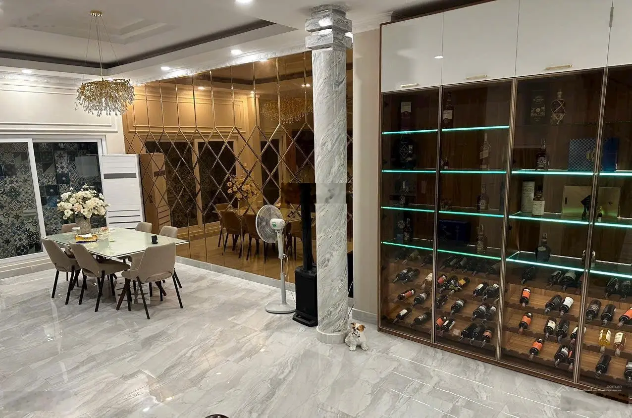 Bán nhà hẻm 10M đường Cao Thắng Quận 10. DT: 9x16m, CN 144m2 nhà trệt 2 lầu ST giá 25 tỷ TL