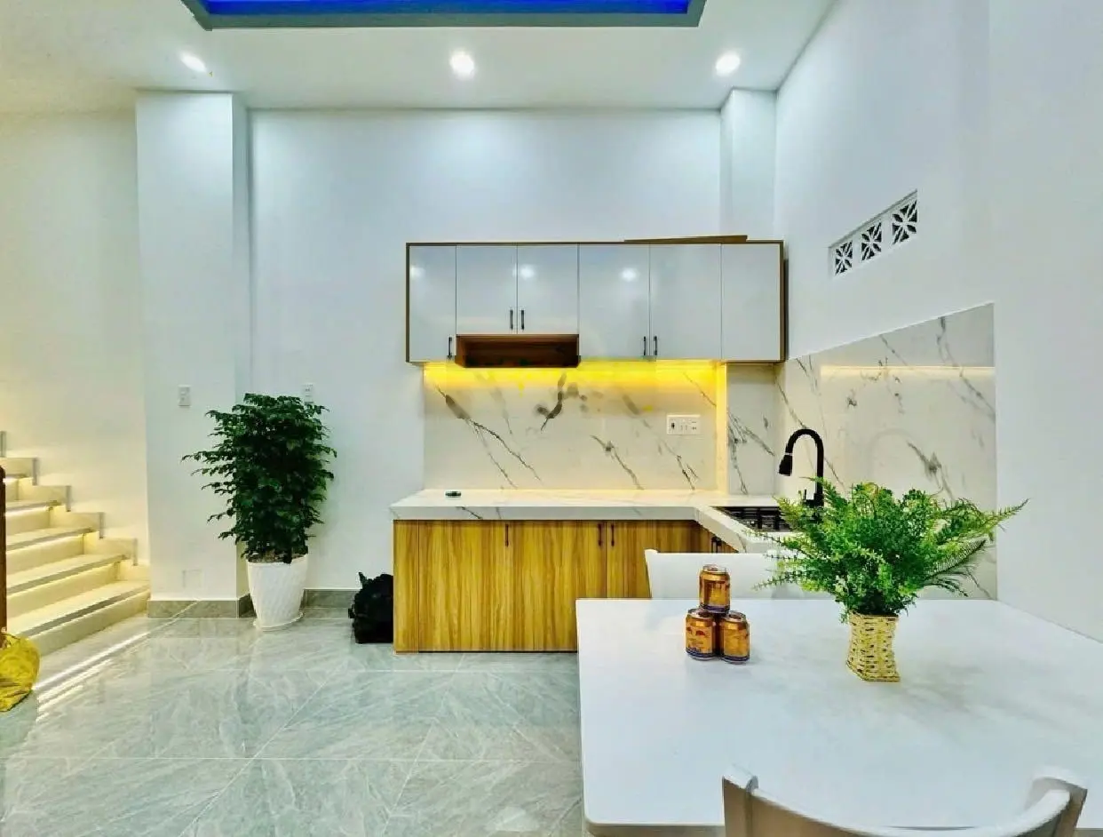 Kẹt tiền bán gấp nhà 3 tầng - Nguyễn Thái Sơn trong tháng 9, DT 36m2, Hẻm xe hơi, chỉ 2.8 tỷ.