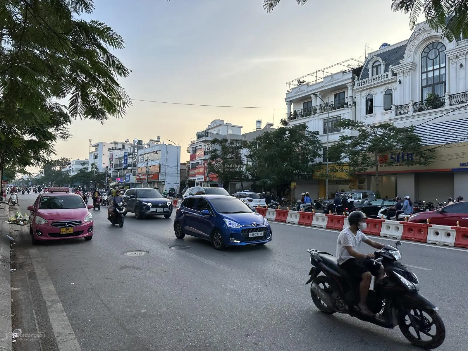 Bán nhà mặt đường Quán Nam, đang có hợp đồng cho thuê 20tr/tháng. Đầu tư là thắng lớn