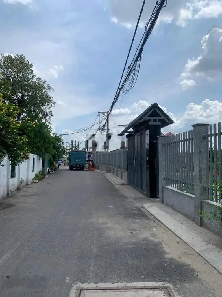 BÁN NHÀ ĐẸP 125M2 3 TẦNG NGANG 5M THANG MÁY HXT TRÁNH PHAN VĂN HỚN
