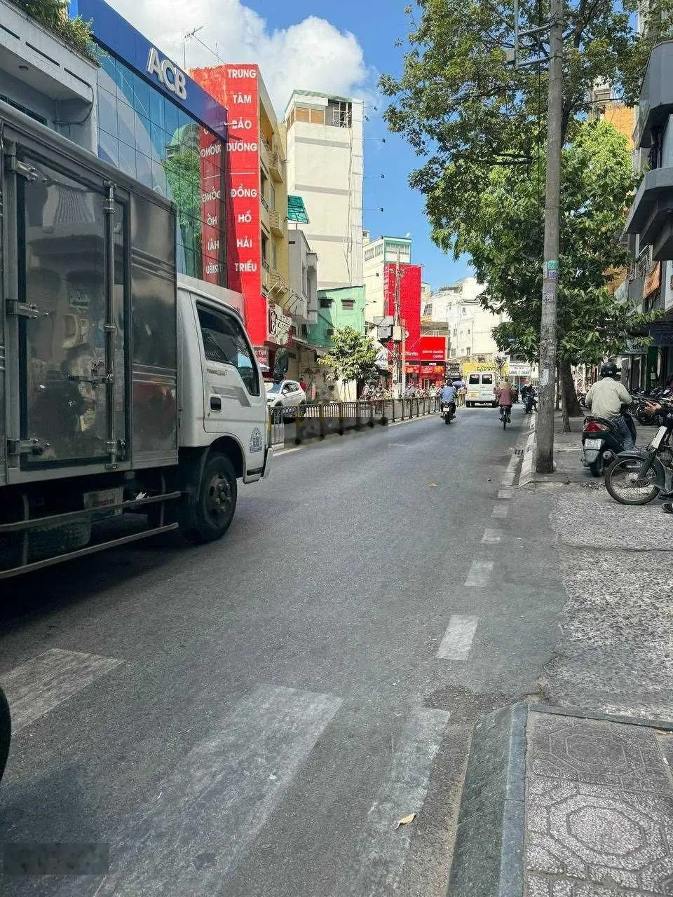 Bán nhà mặt tiền Trần Quang Khải, Quận 1. DT 5.5 x 27m. XD hầm 7 tầng. HĐT 70tr/ tháng. Giá 54.5 tỷ