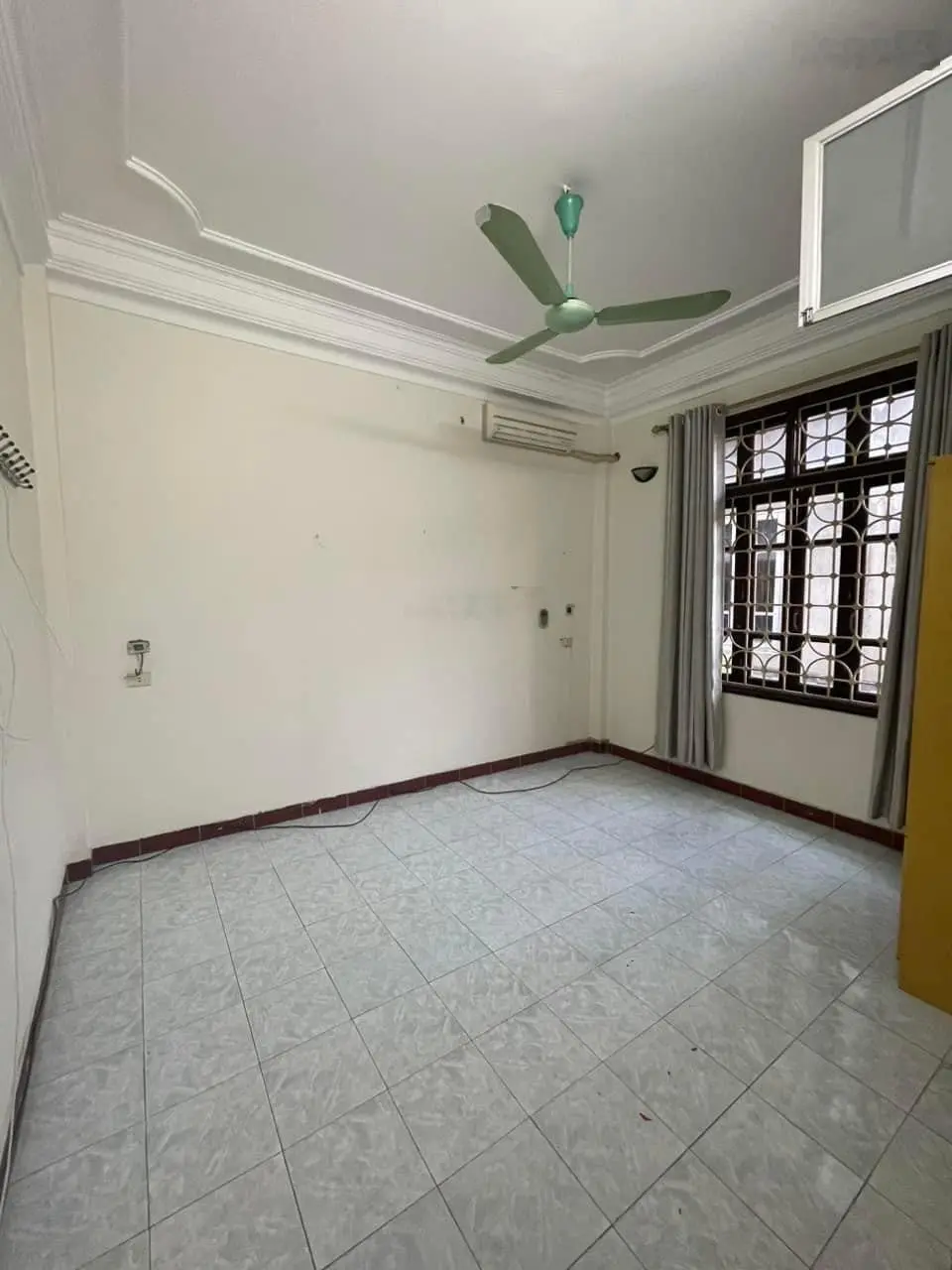 Đỉnh kịch! Trần Quốc Hoàn - Phân lô - Ô tô tránh - 64/80m2 - 19.8 tỷ