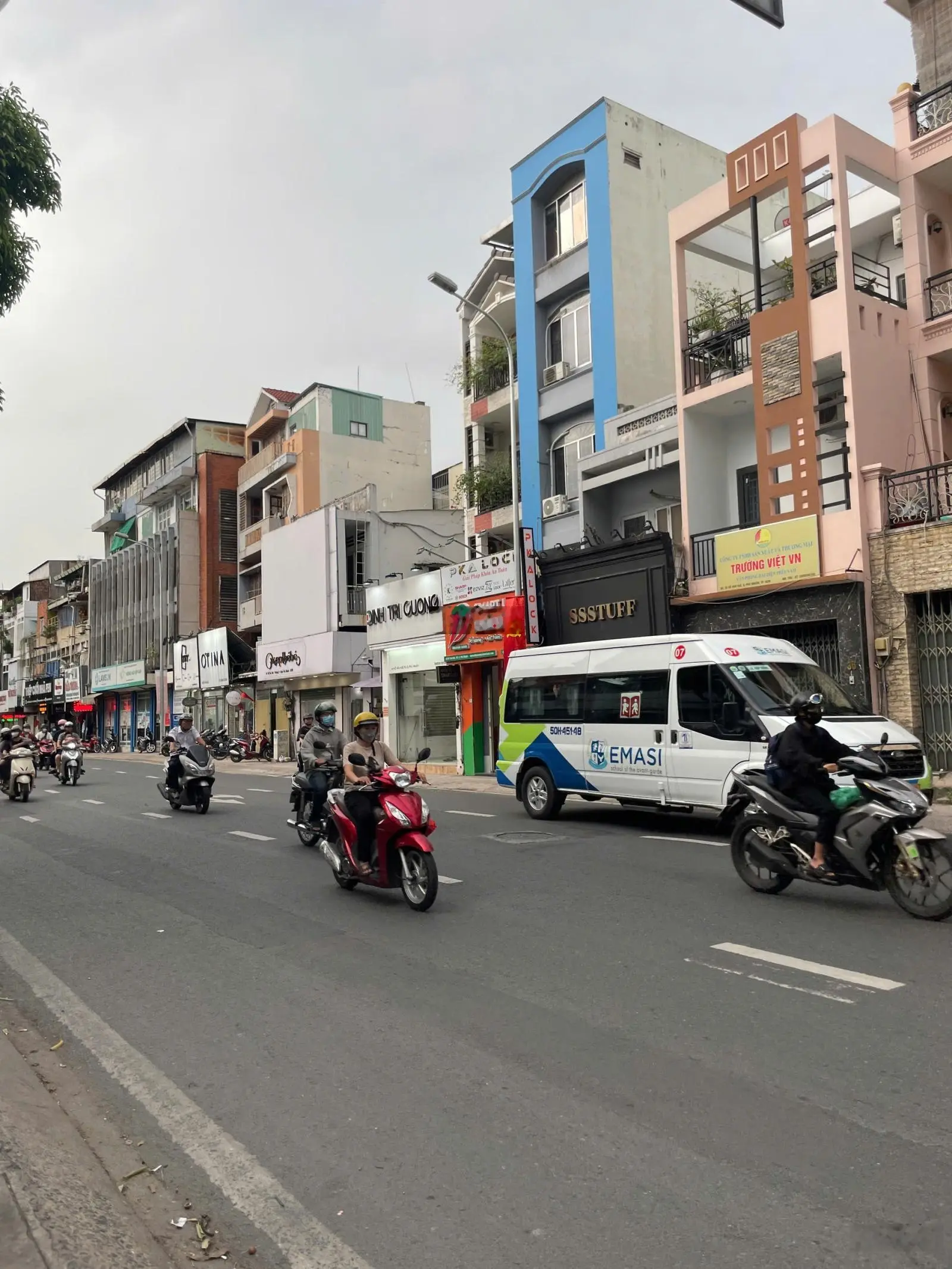 Siêu phẩm Mặt tiền Hồ Văn Huê ngay Hoàng Văn Thụ. Nhà cấp 4, DT 4x20m - sầm uất bậc nhất Phú Nhuận