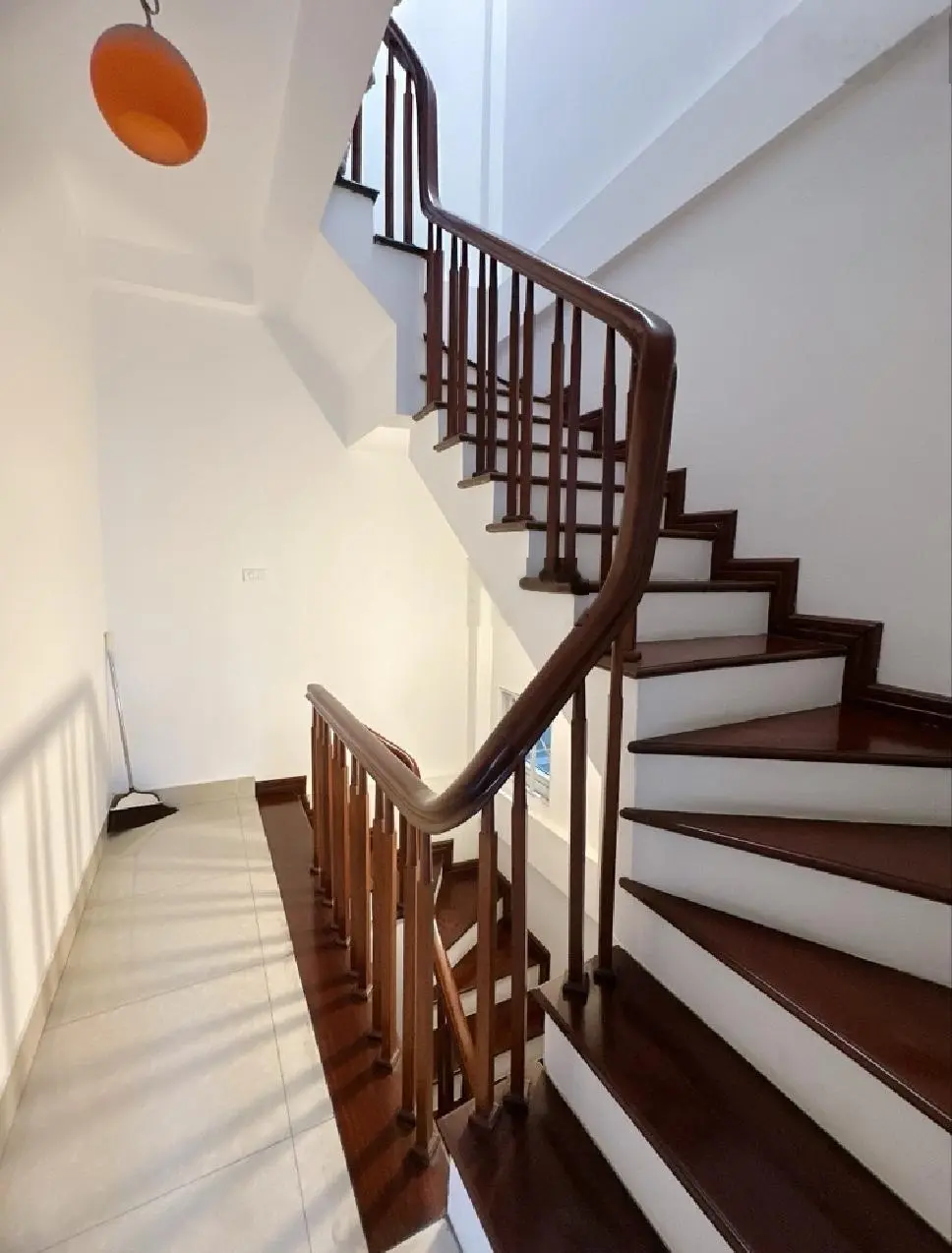 Bán nhà - phố lương yên-55 m2-4 tầng-mặt tiền bề thế- nhà kỹ sư thiết kế-full nội thất ở ngay