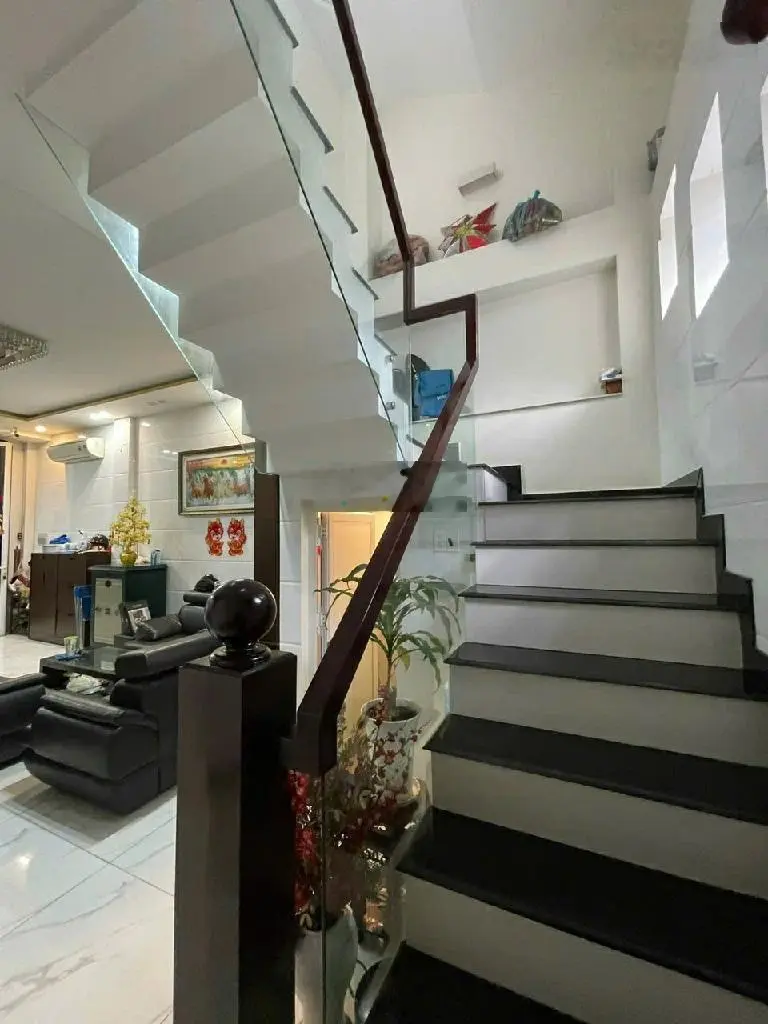 Bán nhà kinh doanh mặt phố tại Liên Tỉnh 5, Q8,5 tầng, ngang 4,5m, 100m2, 5PN, giá 28,5 tỷ (TL)