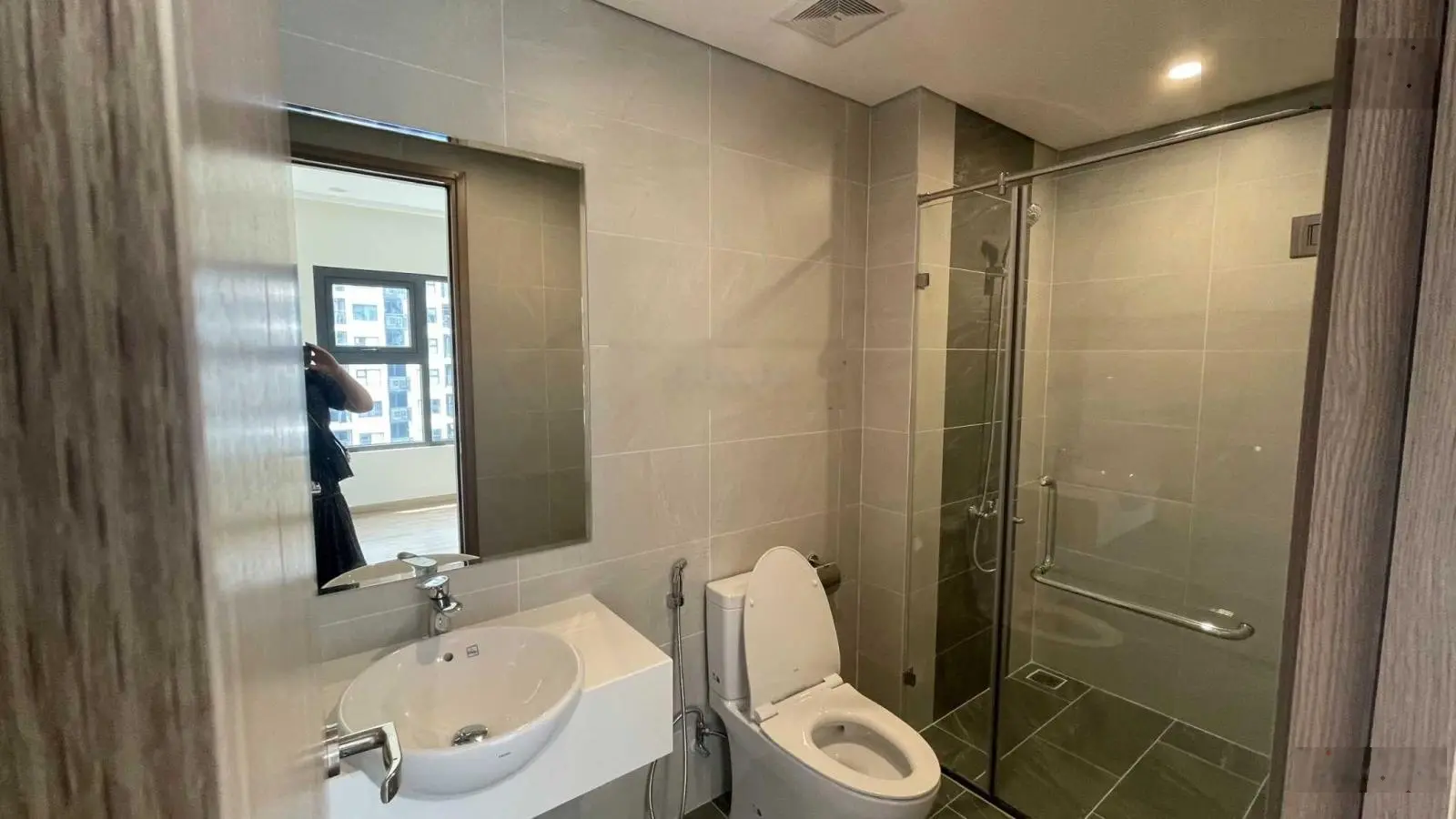 Giá tốt nhất bán 2PN+1,2WC 63m nguyên bản S1 3.330 tỷ BP Vinhomes Smart