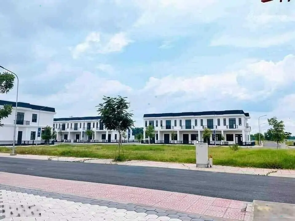 Cần tiền mùa dịch bán lỗ 2 lô đất Young Town, 80m2, 800 triệu, LH ngay 0901 762 ***