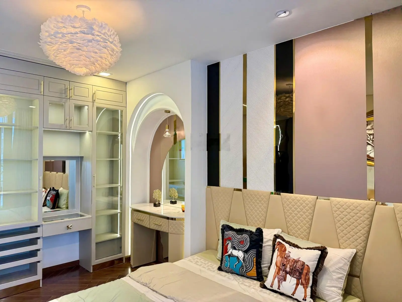 Bán gấp siêu phẩm 3PN Vinhomes Central Park, view sông, full nội thất luxury sang chảnh