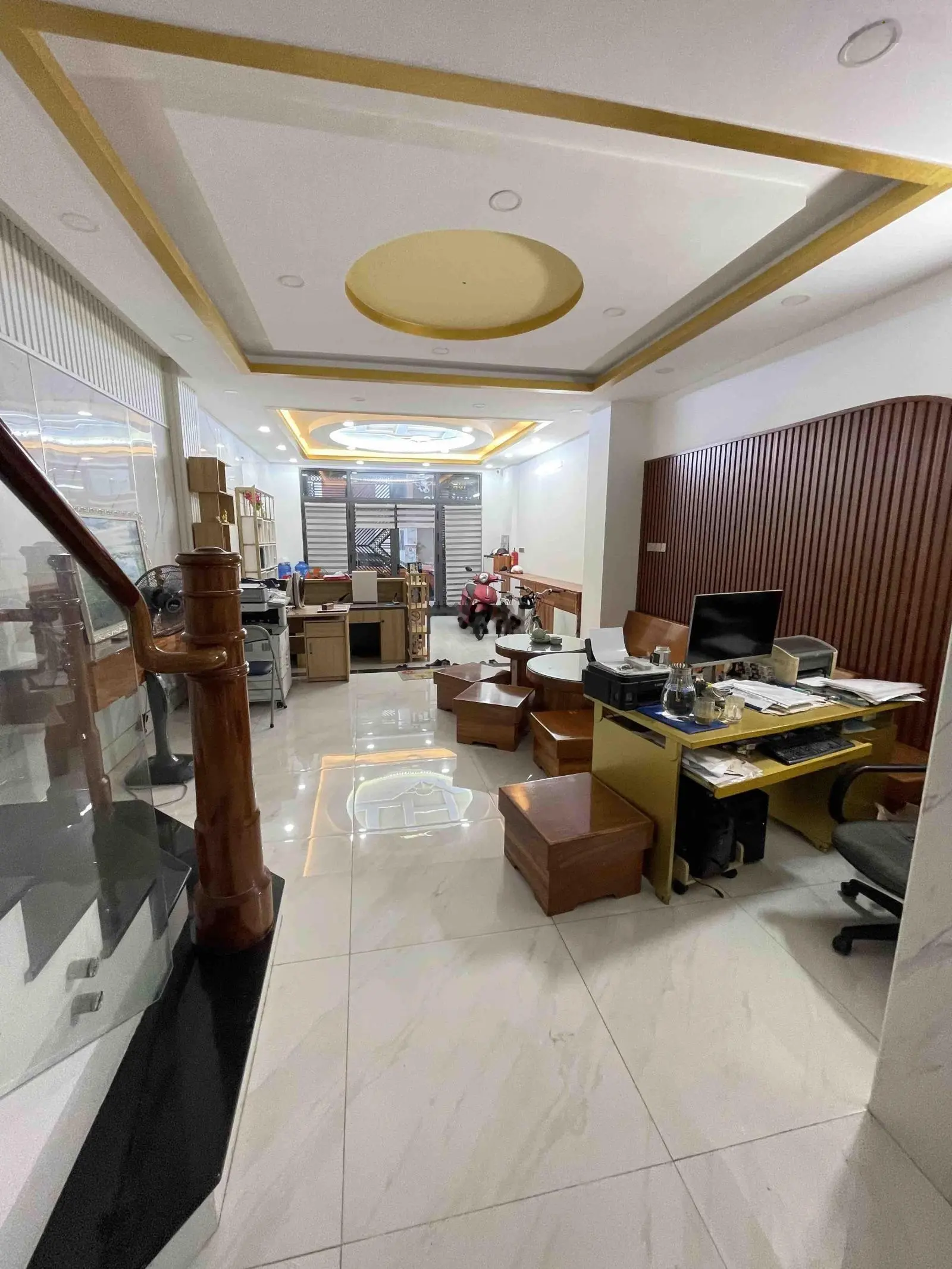 Bán nhà đẹp 4 tầng đầy đủ nội thất có thang máy ở KĐT Hà Quang 2, Nha Trang giá chỉ 10 tỷ 400 triệu