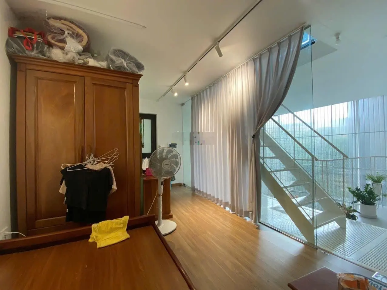 5m Ra phố Hồng Tiến 50m2 6 tầng gara kiến trúc mở thang máy hiện đại tiện ích ngập tràn 10.3 tỷ