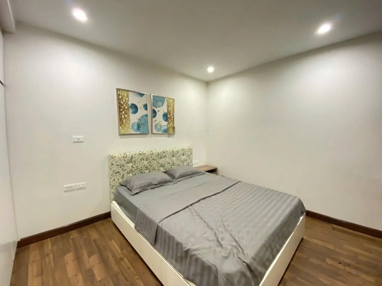Chính chủ bán căn Hoàn Thành Pearl 80m2(2N2VS). Tầng trung, view Mỹ Đình có slot ôtô. Lh Ms Vân Hà