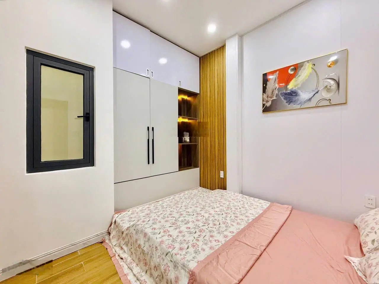 Cần bán gấp nhà ở Phan Xích Long, Phường 2, Phú Nhuận. Giá 2.35 tỷ. DT: 40m2, 2 tầng, 2 phòng ngủ.