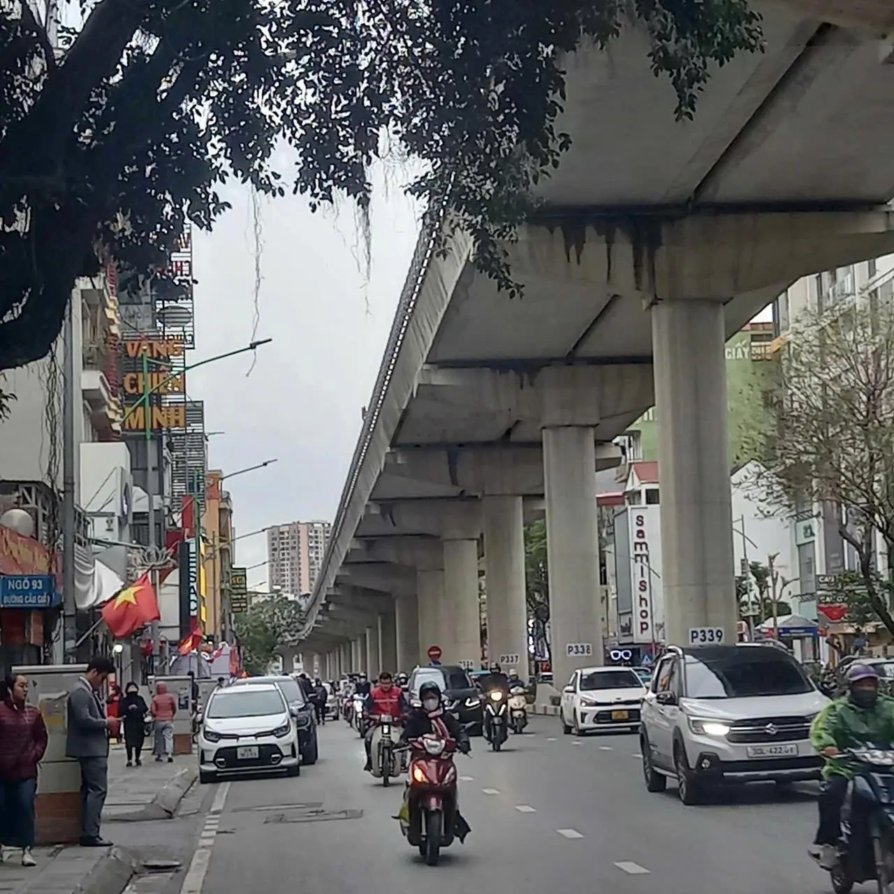 Bán nhà nguyên căn trung tâm Cầu Giấy,lô góc kinh doanh, ô tô vào nhà, 70m2, 5 tầng
