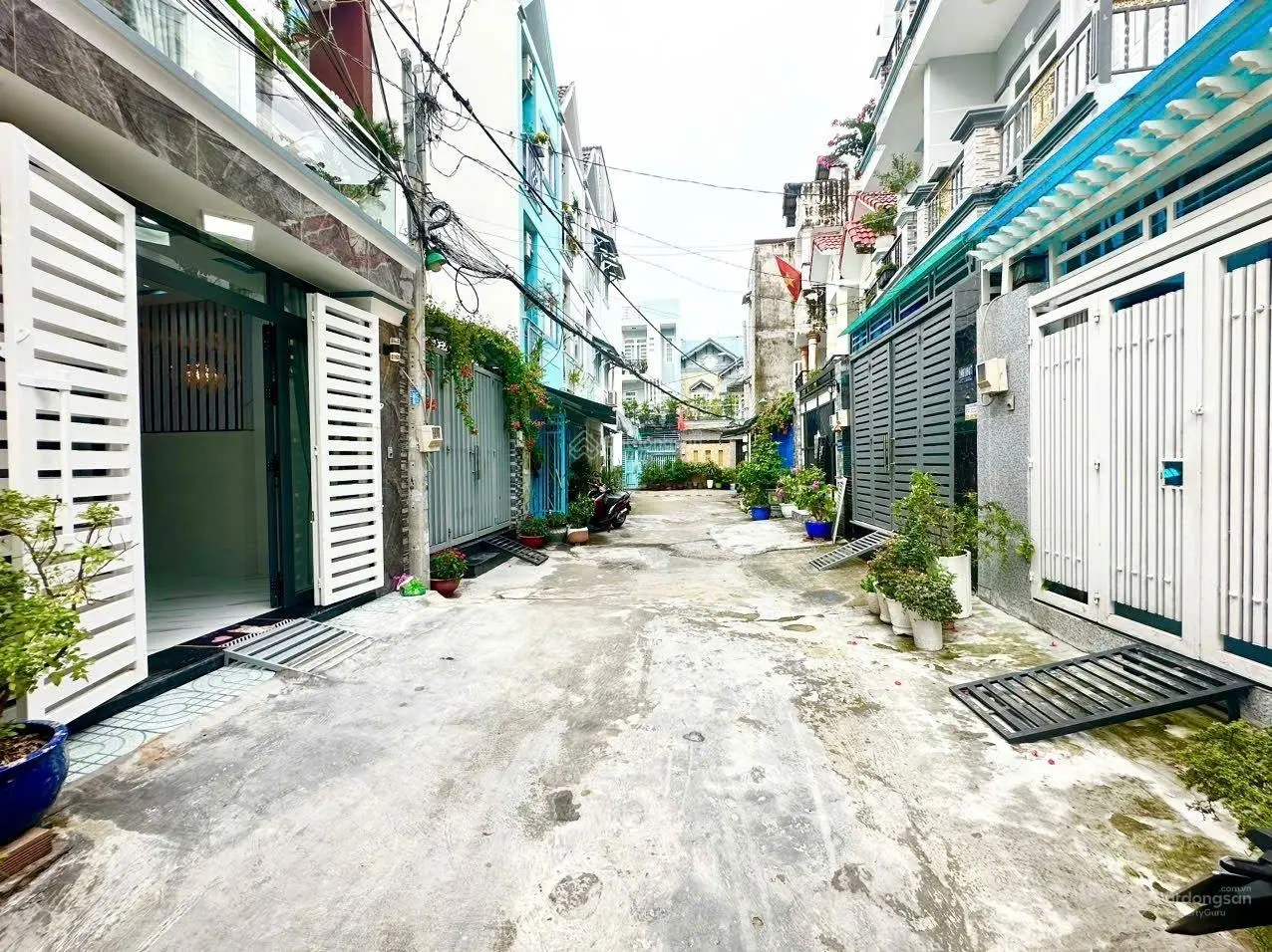 Nhà đẹp 3 lầu full NT - hẻm xe hơi 1806 Huỳnh Tấn Phát - TT Nhà Bè