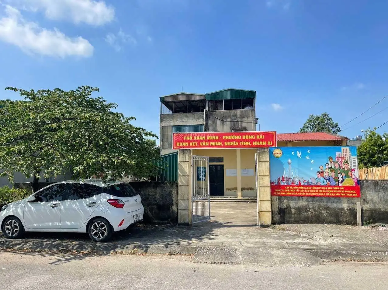 Cần tiền chủ nhà bán 100m2 đất có sổ đỏ lâu dài tiện ích xung quanh đa dạng ngay gần Vinhomes
