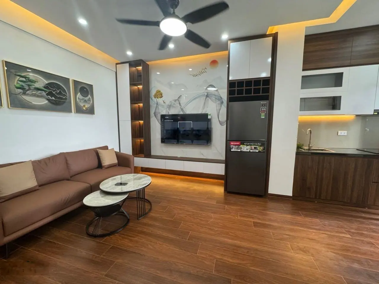 Bán gấp căn hộ A6D Nam Trung Yên nhỉnh 2 tỷ 40m2 tầng trung full nội thất nhà mới sửa đẹp