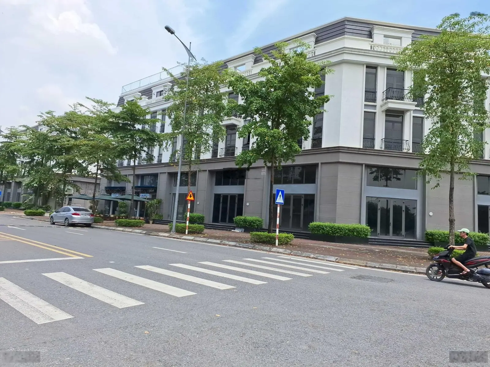 Chính chủ Bán Biệt thự LK khu ĐTM Hà Nội Garden city, Thạch Bàn, Long Biên. DT161m2, MT5.2m, 24 tỷ.