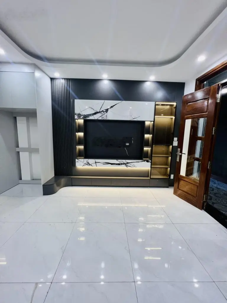 Bán nhà ngõ văn chương, thang máy, ngõ nông, gần ô tô tránh. dt: 36m2, 6t, mt4.5m, giá: 7.9 tỷ