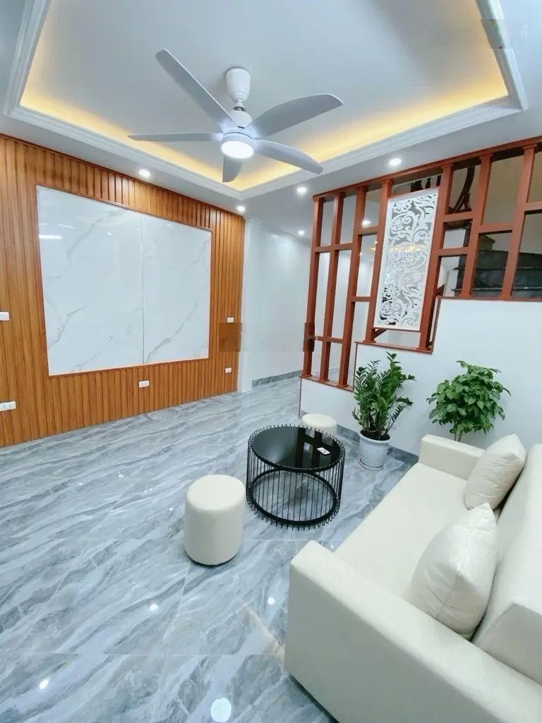 Bán gấp nhà phố đông thiên - 37m2 - 5 tầng - 4 ngủ - ngõ nông - 20m ra oto - 6.8tỷ