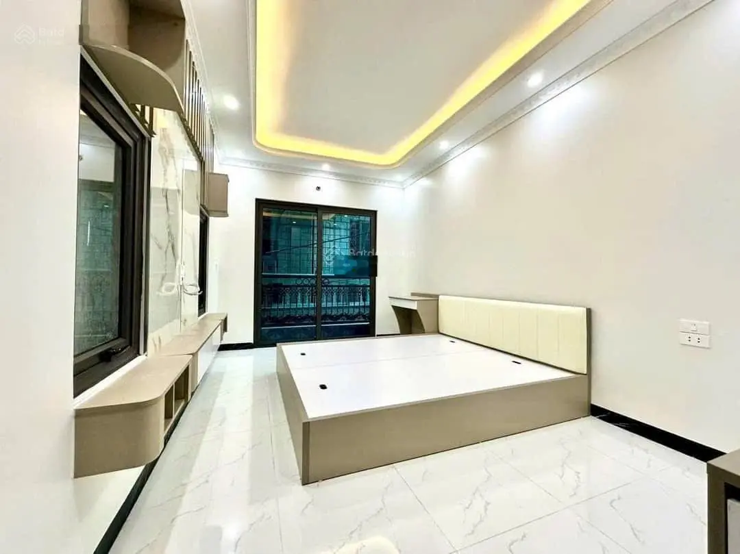 Chính chủ bán nhà xây mới cuối phố Bà Triệu, ngã 5 Hà Trì Hà Đông 52m2x5T giá chỉ 7.5 tỷ 0972 096 ***
