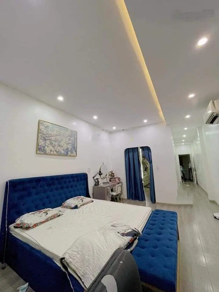 Giảm mạnh còn hơn 4 tỷ xíu nhà lầu trệt thiết kế đẹp gần siêu thị Big C Go Dĩ An, Bình Dương