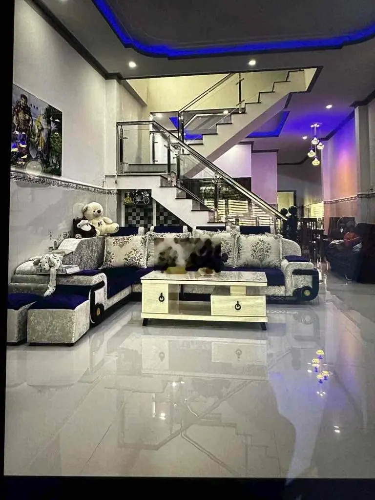 CẦN BÁN NHÀ LẦU GẦN CHỢ VƯỢT LŨ PHƯỜNG 8