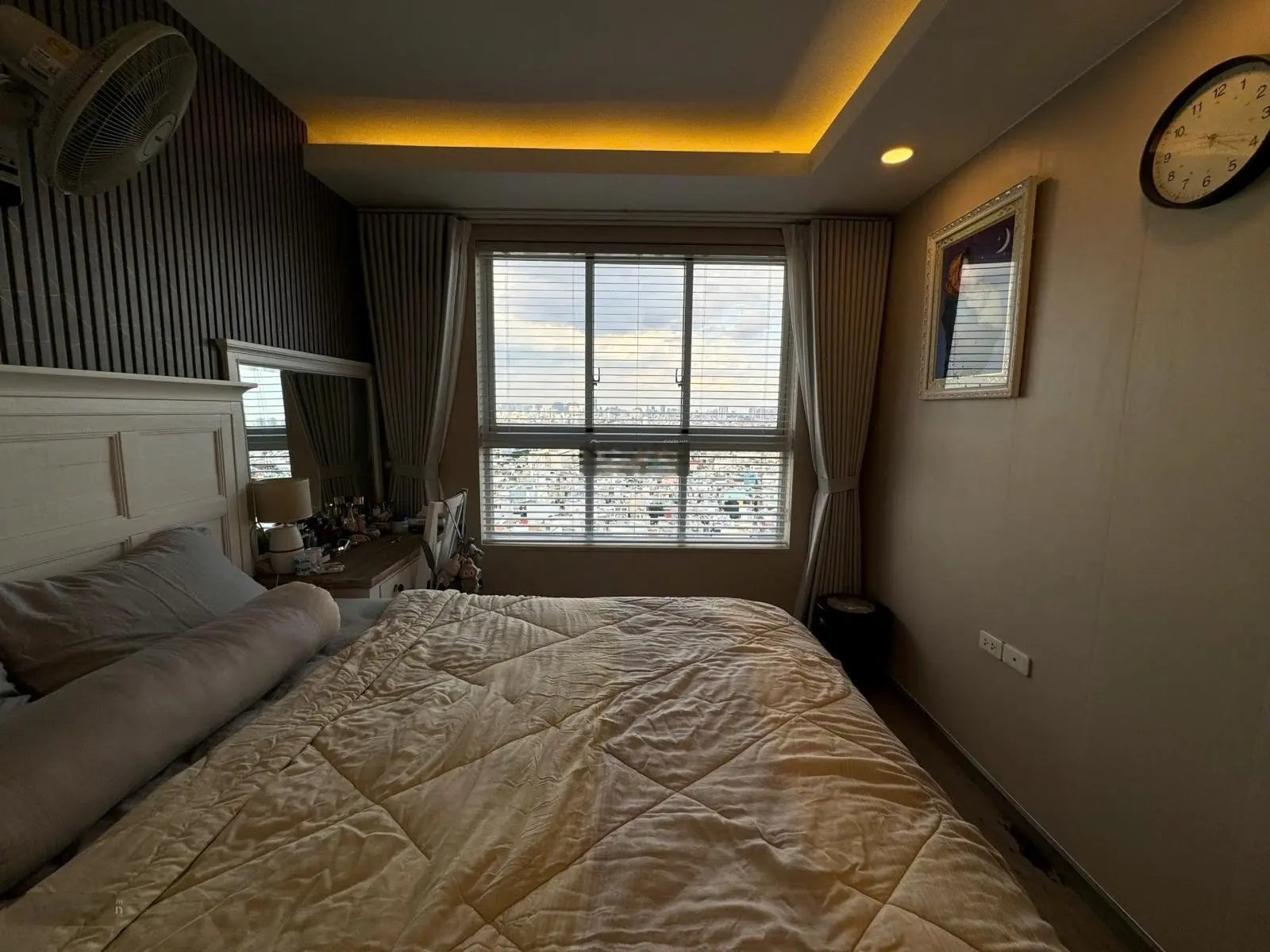 Bán Căn hộ Harmona, 2PN , 2WC , 81m2 , Full Nội Thất, Giá : 3 Tỷ 950 , Liên Hệ : 0908 435 ***