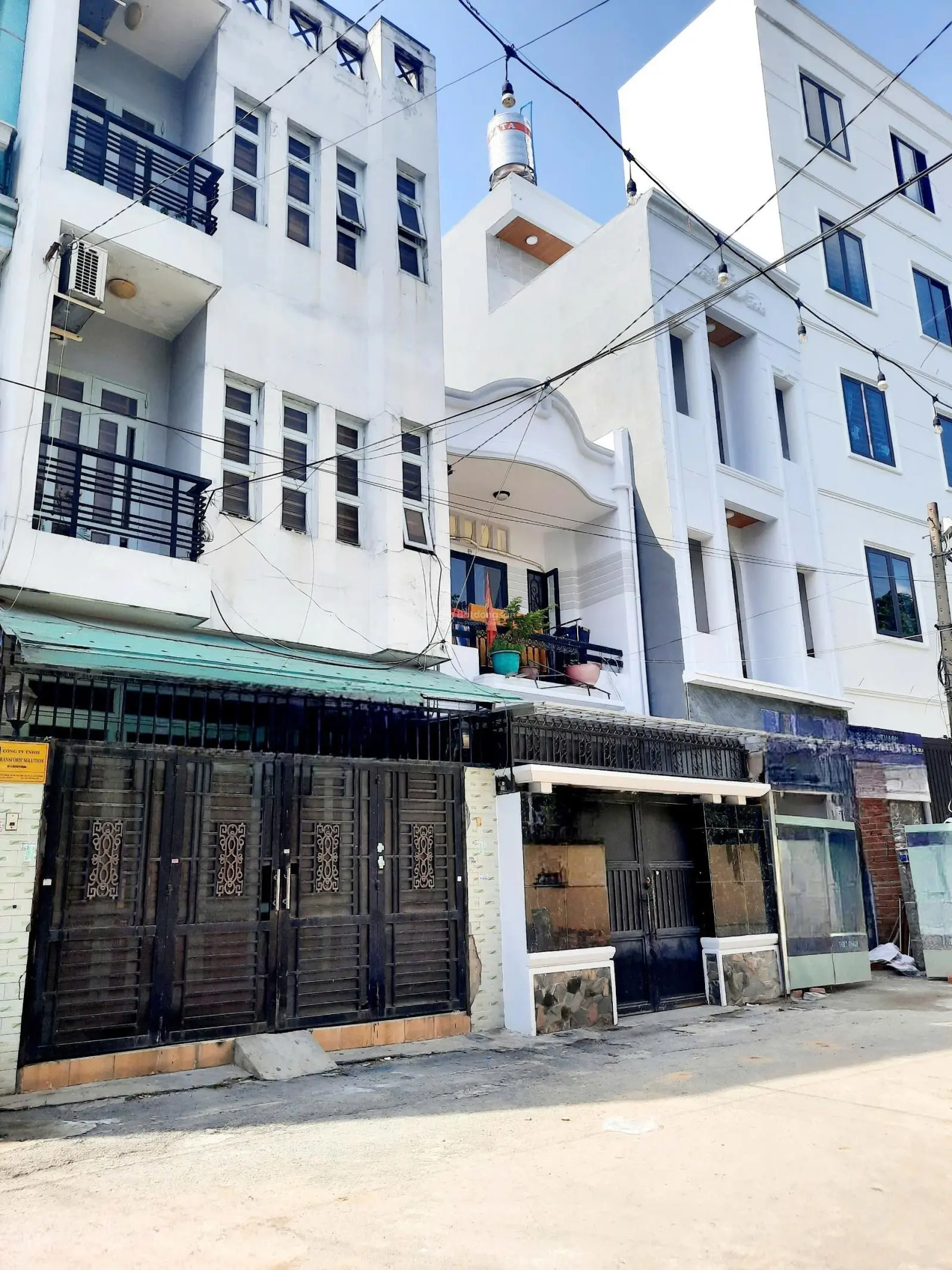 Bán nhà hẻm xe tải 2 tầng - gần aeon tân phú - q.tân phú - giá 6.1 tỷ - liên hệ: 0903 149 ***