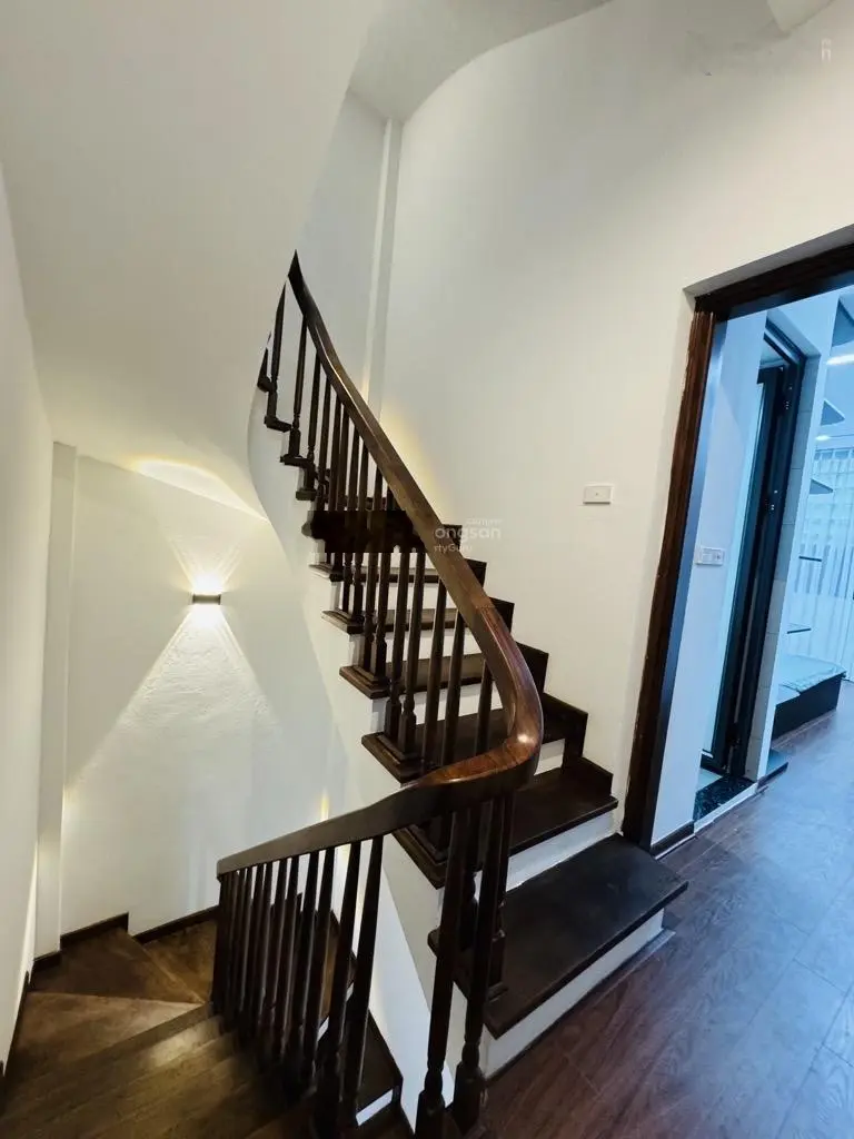 Bán nhà 52m2 tại Hoàng Mai chỉ 7,45 tỷ, ô tô đỗ cực gần, tặng nội thất cao cấp đầy đủ, 4 tầng x 6PN