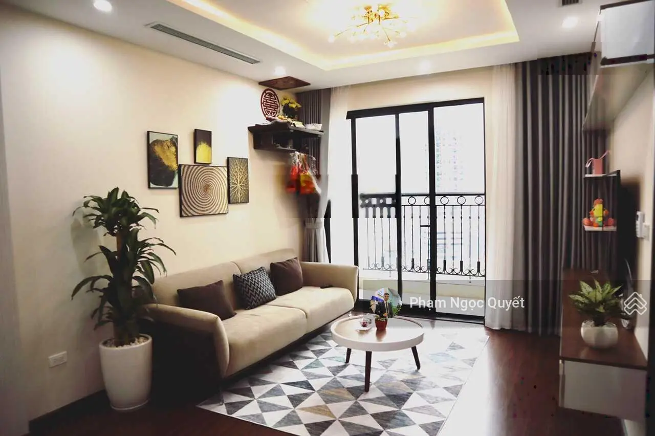 (Giá Thật) Chính chủ bán căn 78m2 2PN + 2WC Đông Nam + full nội thất giá 4.4 tỷ CC Roman Plaza