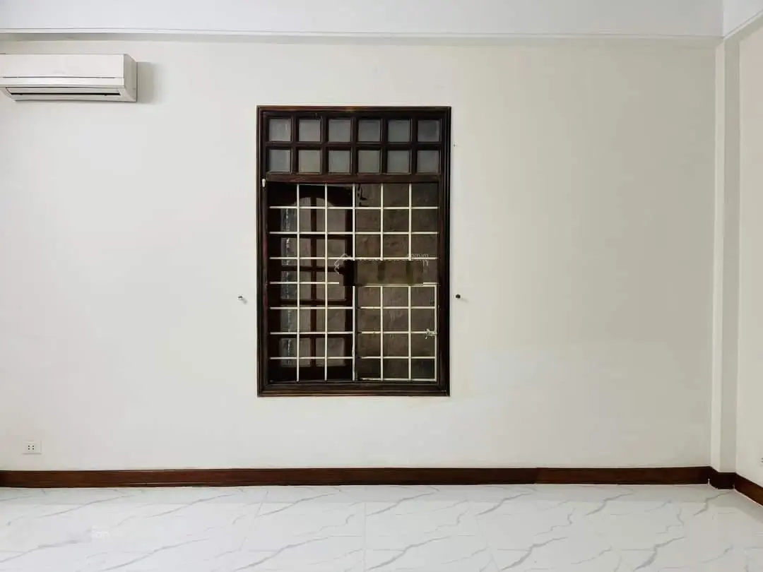 Bán nhà phân lô 2 ô tô tránh tại Hoàng Cầu, Đống Đa. Diện tích 55m2