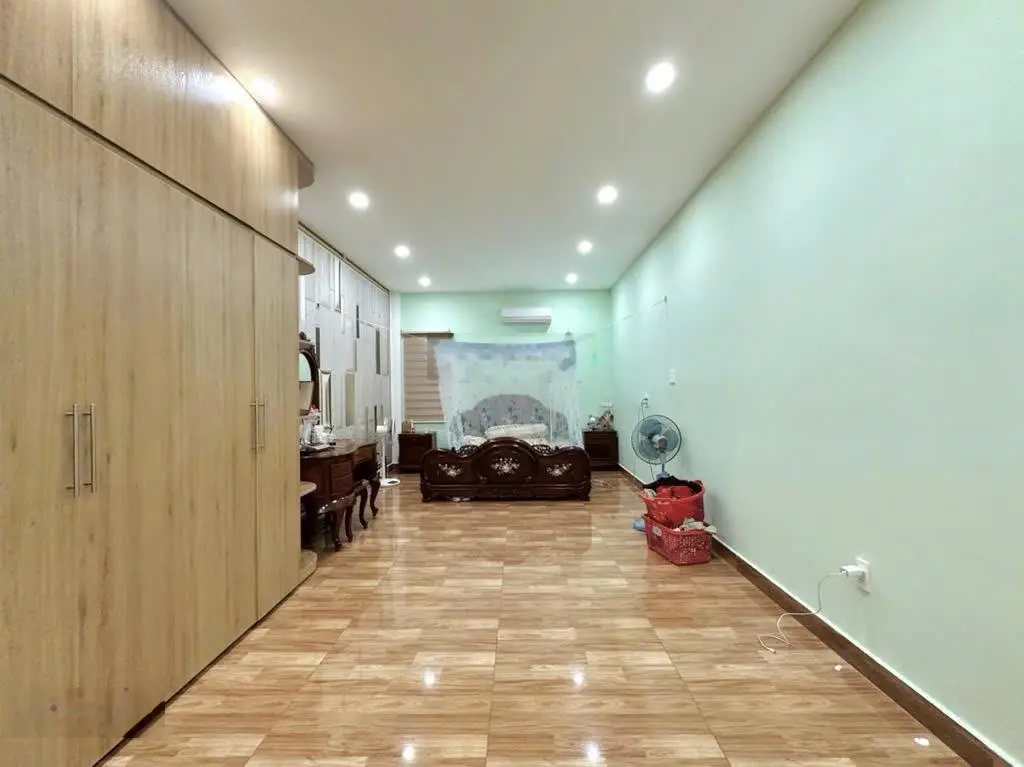 1 căn nhà với diện tích siêu rộng, vị trí trung tâm, cao tầng, thông số vàng mà giá chỉ 55 triệu/m2