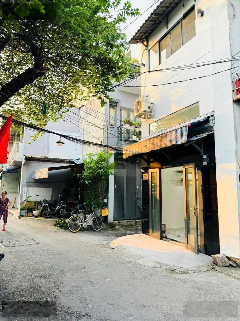 Bán gấp căn nhà đường Phạm Văn Bạch, phường 15, Quận Tân Bình, 1 trệt 2 lầu giá 3tỷ100tr