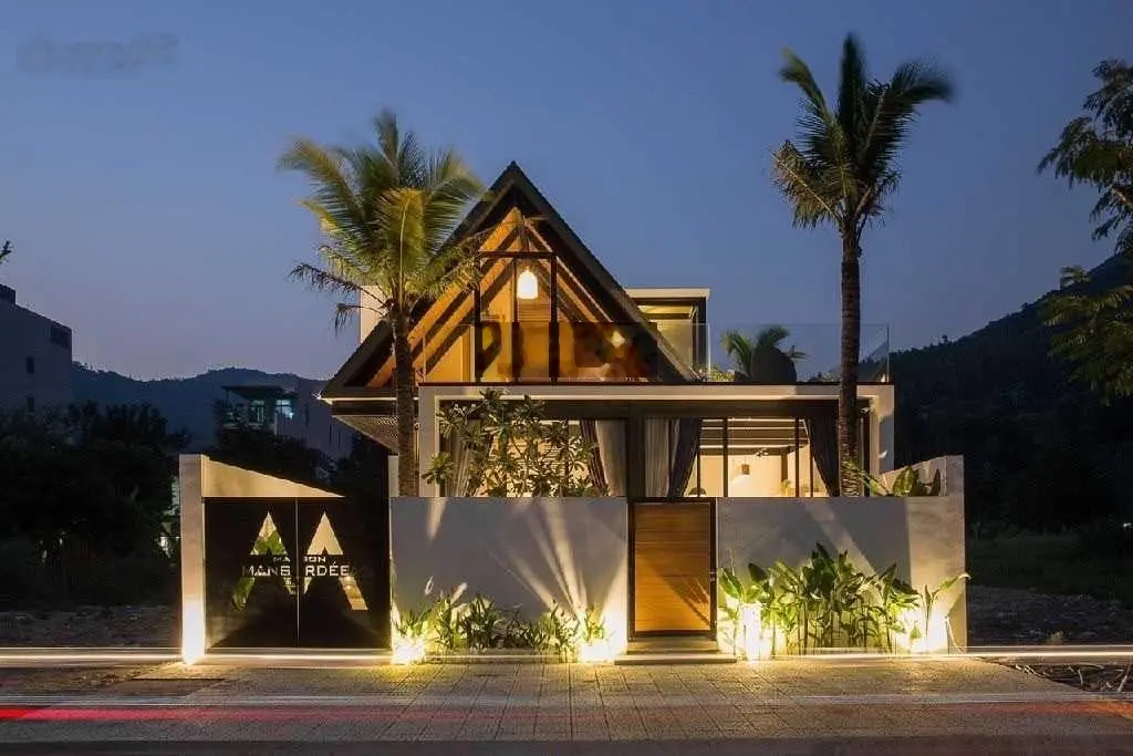 Ngôi nhà nổi tiếng: có suối chảy cạnh nhà, gần biển, dưới chân báo đảo Sơn Trà nhưngchỉ nửa triệu $