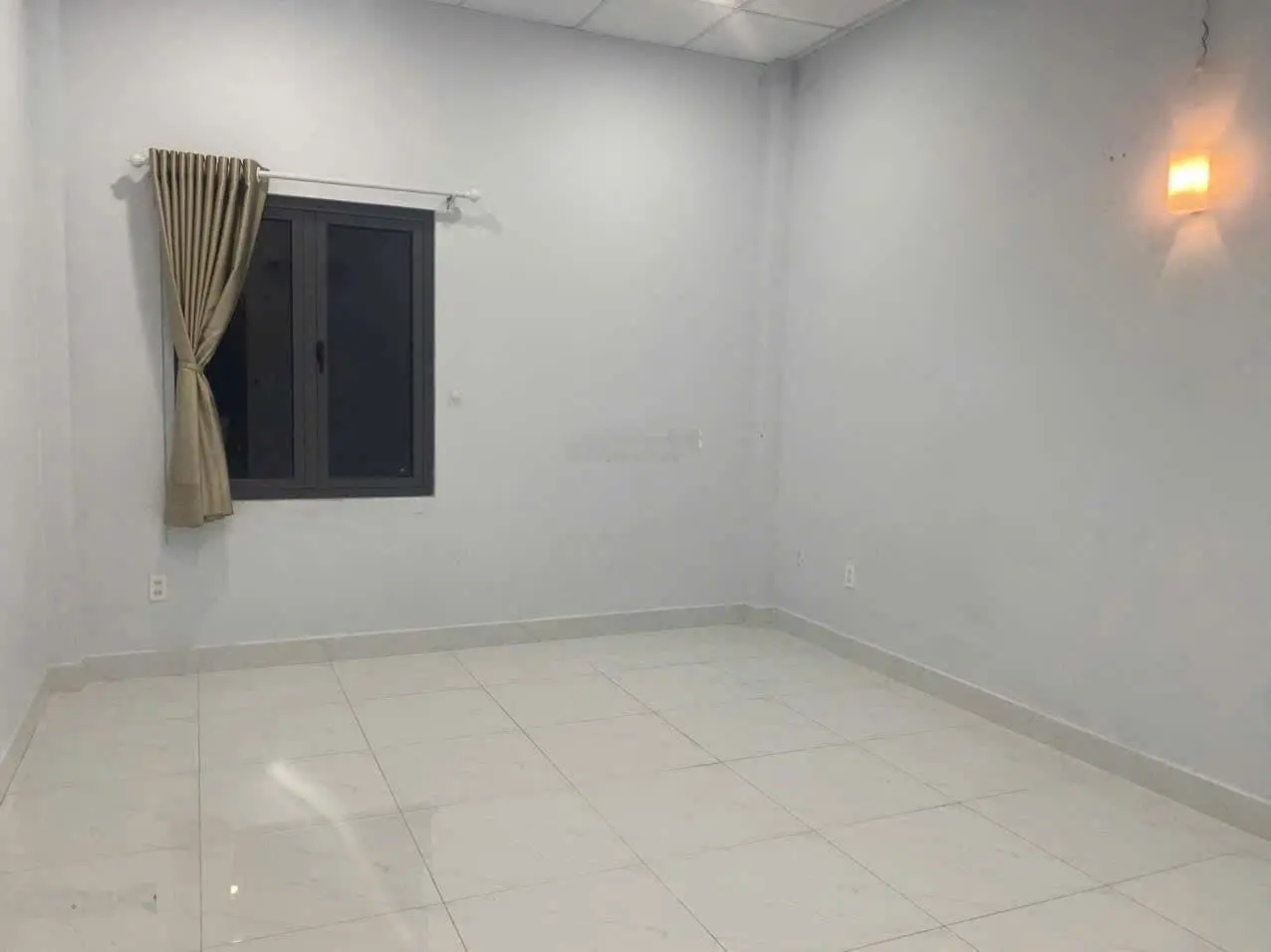 Nhà 2MT đẹp mới 2 tầng 6tỷ5 vuông vức HXH 6m Hồ Bá Phấn, Phước Long A ngay Xa Lộ Hà Nội hỗ trợ bank