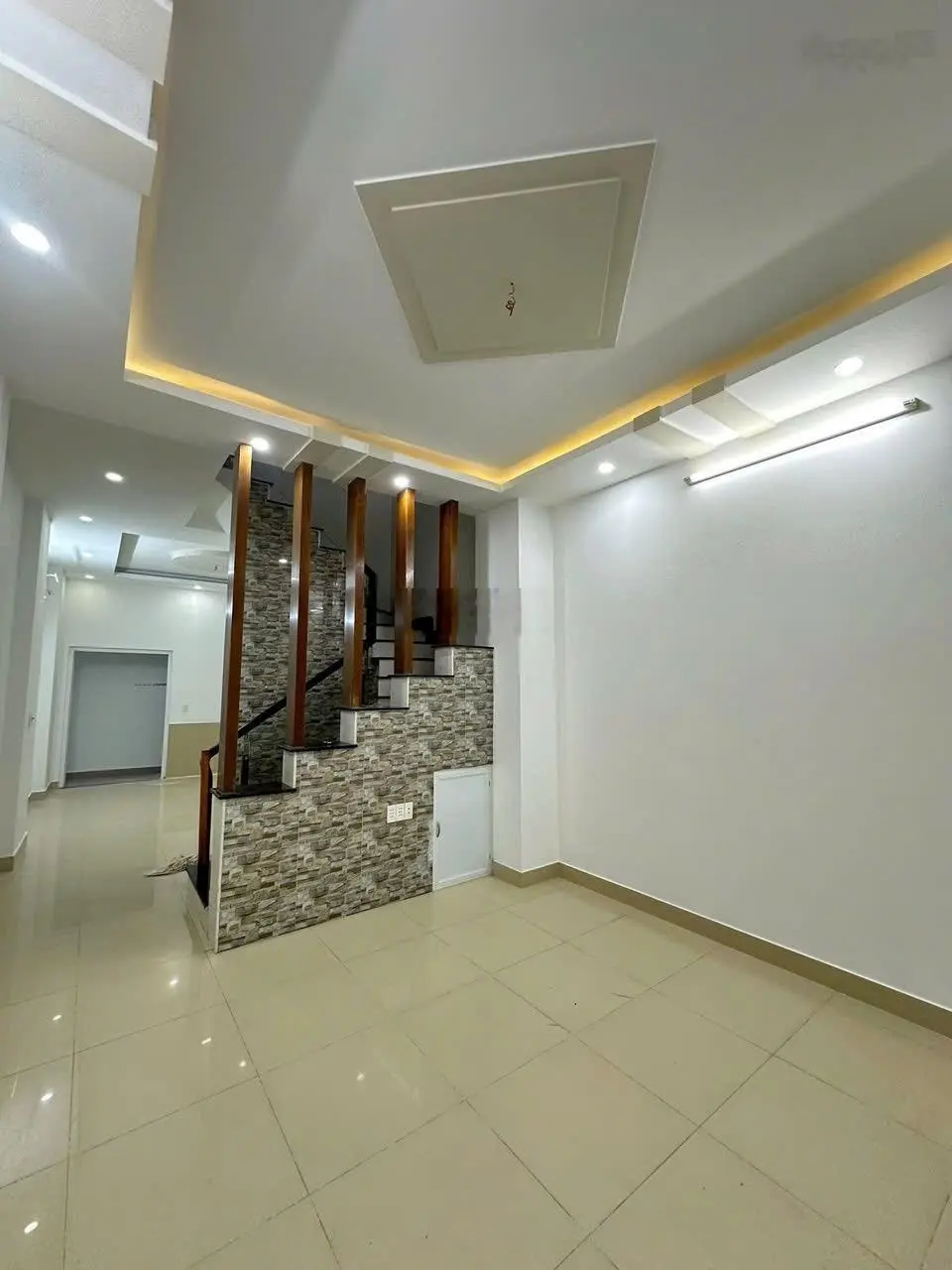 CC bán nhà 1trệt, 2lầu, hẻm đường 8 gần Lò Lu, PTrường Thạnh, Q9, giáp KĐT Đông Tăng Long