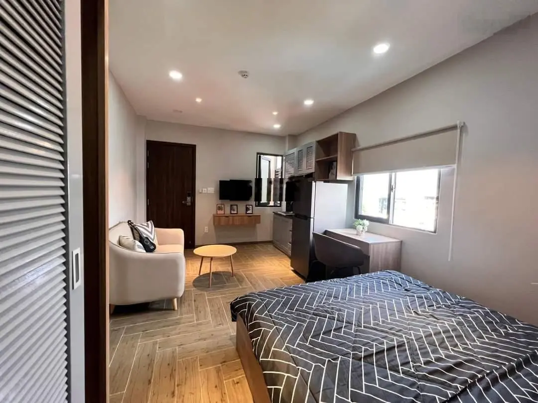 Dòng tiền 3 tỷ/năm! Bán tòa nhà CHDV Đường Nơ Trang Long 282m2 (12m x 20m), 6 tầng, P12, chỉ 53 tỷ