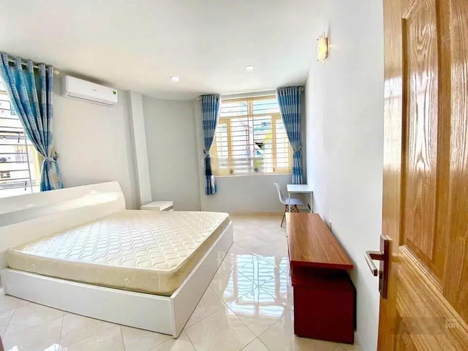 Bán nhà 1 trệt 2 lầu cách chợ Bến Thành 800m, giá nhỉnh 220tr/m2, thu nhập 300tr/năm