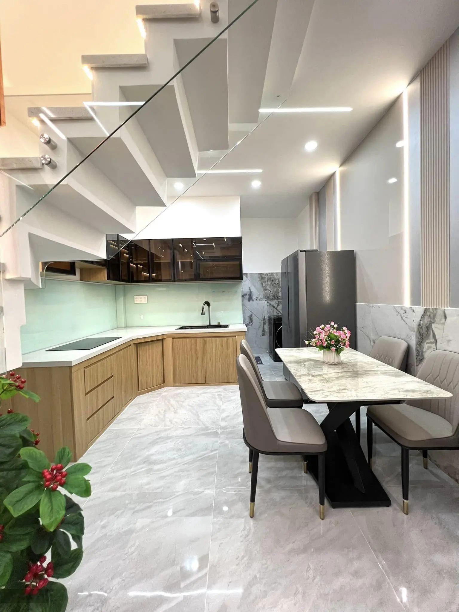 Nhà mới xây ngay MT Lê Văn Quới, tặng gói nội thất 100 triệu, sổ riêng, ngân hàng cho vay 70%