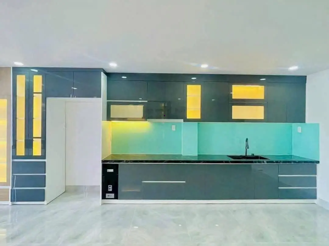 Bán nhà sổ riêng đã hoàn công. Nhà mặt phố nằm trong khu dân cư vị trí trung tâm phường Bình Chuẩn