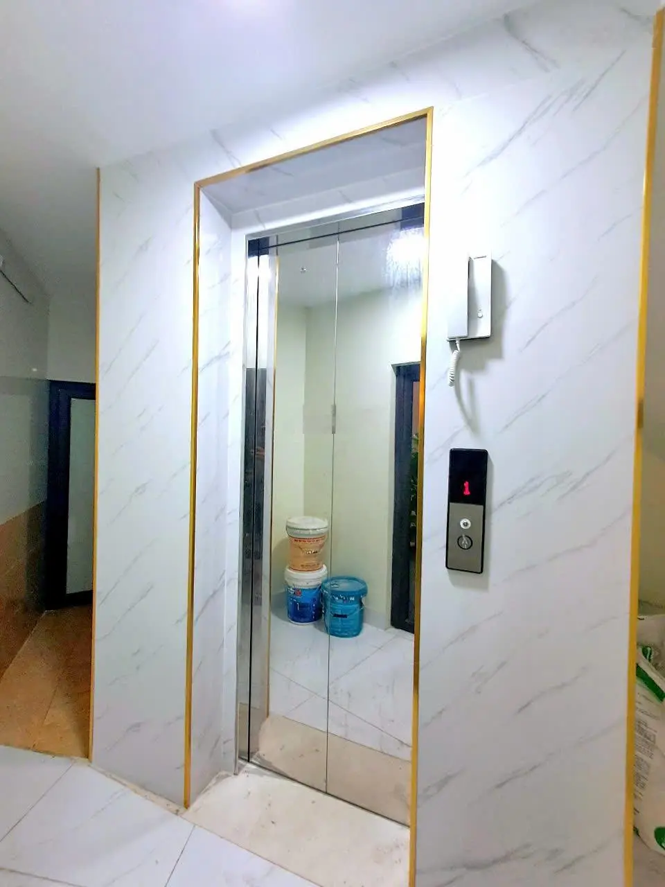 8.15 tỷ - 45m2 - 6 tầng mới - thang máy - Bạch Mai - Hồng Mai - HBT 0985826871