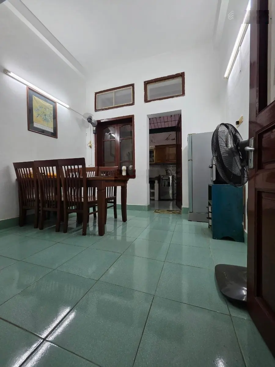 Bán nhà riêng Tây Sơn, Đống Đa. Ô tô vào nhà, kinh doanh, sát mặt phố. 70m, mặt tiền 3.8m, 4p ngủ