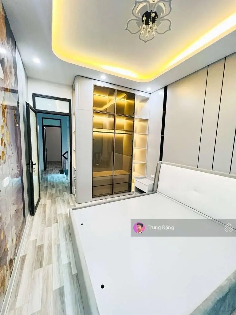 Nhà đẹp Hoàng Mai - 20m ra ô tô - 45m2 chỉ hơn 7 tỷ - nội thất mới kính coong