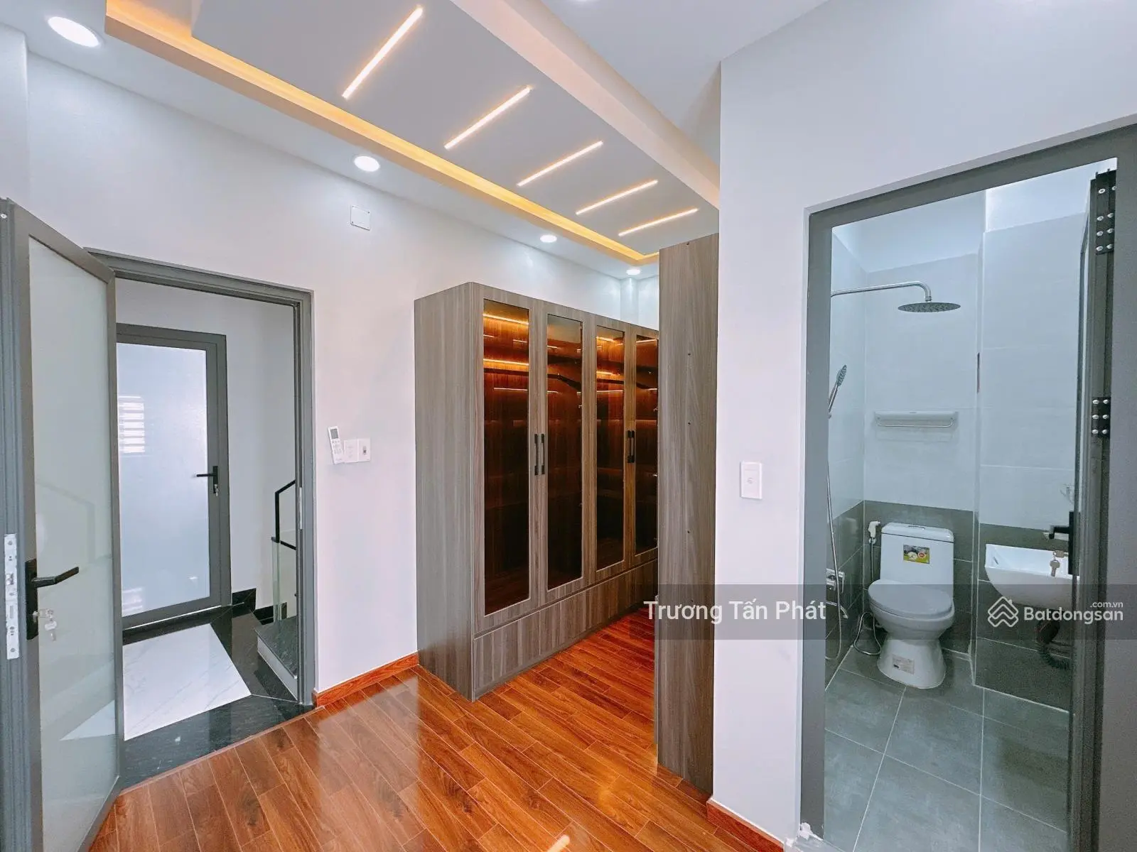 Nhà phố hiện đại 3 tầng 60m2 full nội thất - oto 7 chỗ ngủ trong nhà, cách phú Mỹ Hưng chỉ 5 phút