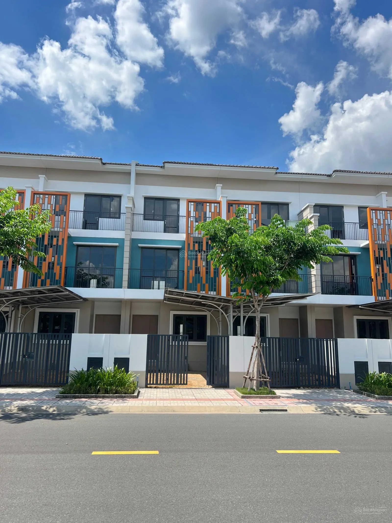 CĐT Vsip mở bán nhà liền kề view công viên dự án Sun Casa Central giá từ 3,325 tỷ/căn (bao gồm VAT)