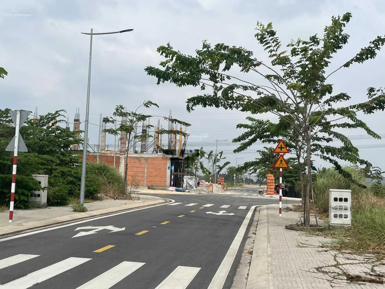 Đất nền mặt tiền Phùng Hưng ngay nút giao cao tốc BH - VT Giá chỉ 1,05 tỷ/100m2 sổ sẵn, cho vay 70%