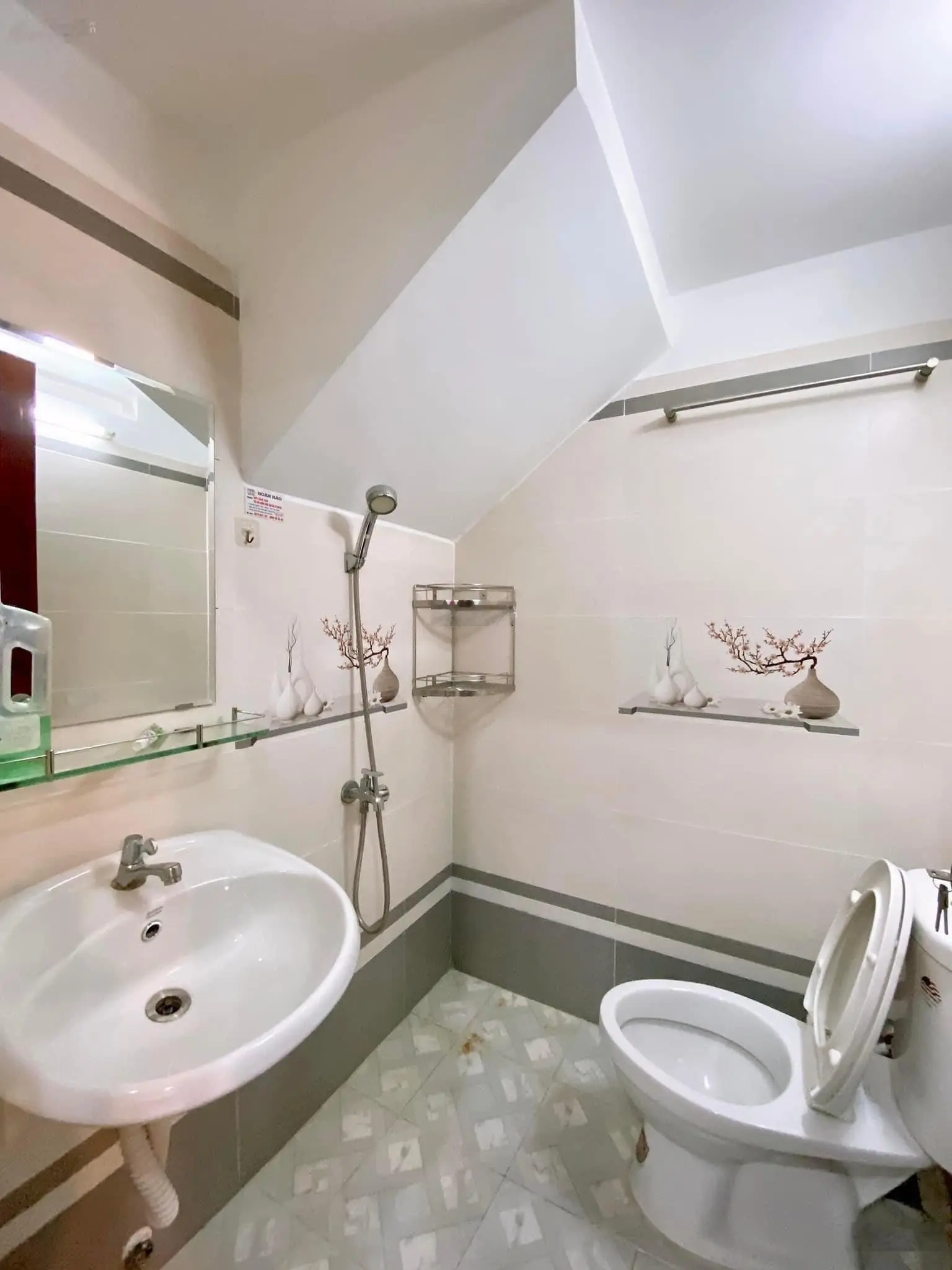 Nhà đẹp 4 tầng khu Bàu Cát, DT: 4x12m [nở hậu]. Cách MT chỉ 40m. Giá 6.9 tỷ